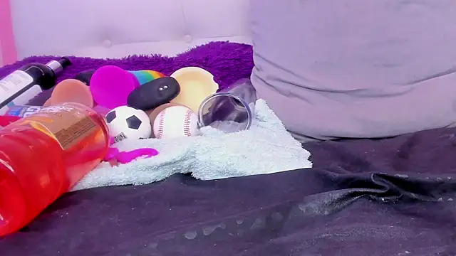 Willow Wright online show from March 30, 2:51 pm