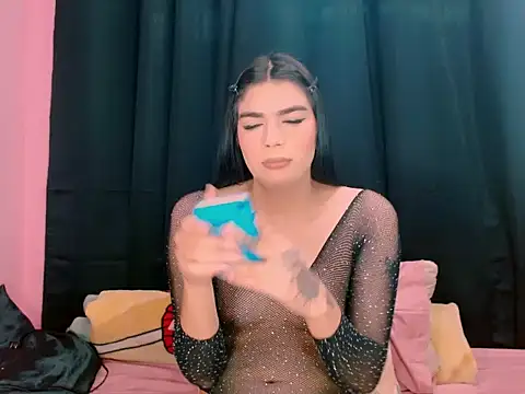  crystal23  online show from December 4, 10:25 pm