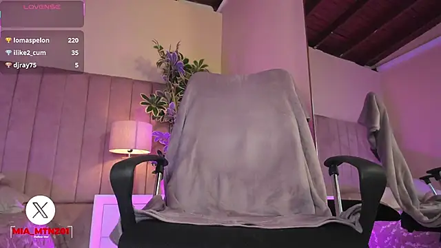 Mia mtnz02 online show from March 26, 4:05 am