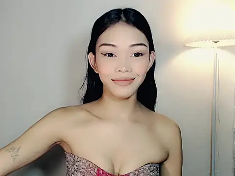 holyakiesha online show from November 18, 10:43 pm