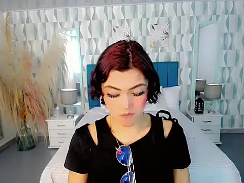 nathalialoes1 online show from November 13, 7:10 pm