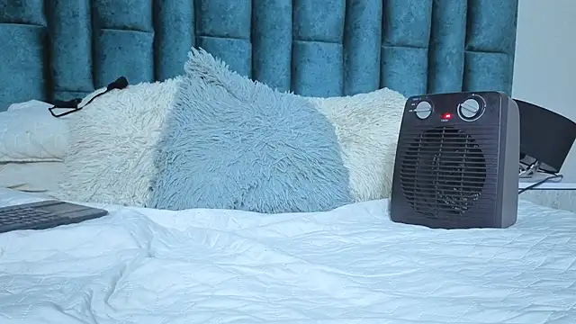 Emma Foxi online show from March 18, 9:03 pm