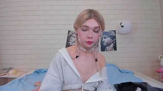 Blondy Fina online show from November 13, 5:05 am