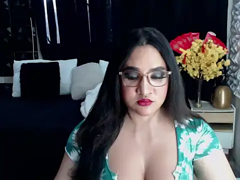 Hotcum ella online show from January 9, 12:37 am