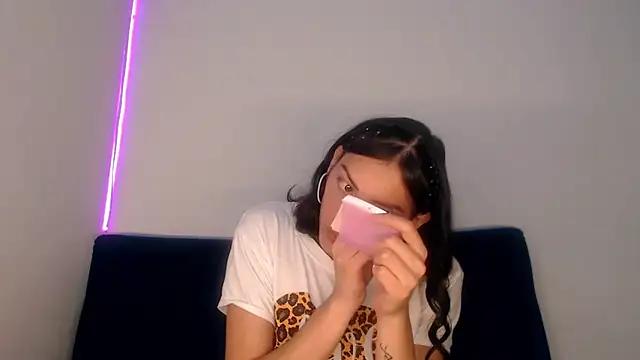 Megan Gil  online show from February 14, 9:43 pm