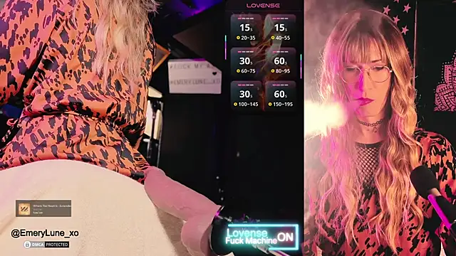 EmeryLune xo online show from December 22, 6:07 am