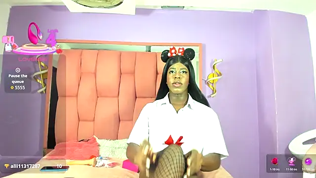 VICTORIAOBEY online show from October 21, 3:53 am