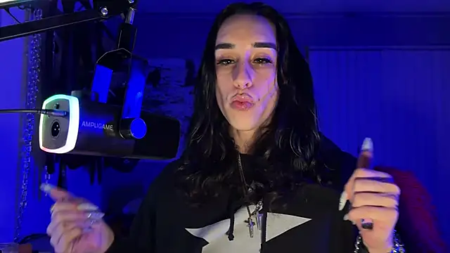 xoFrankie online show from April 8, 6:58 am