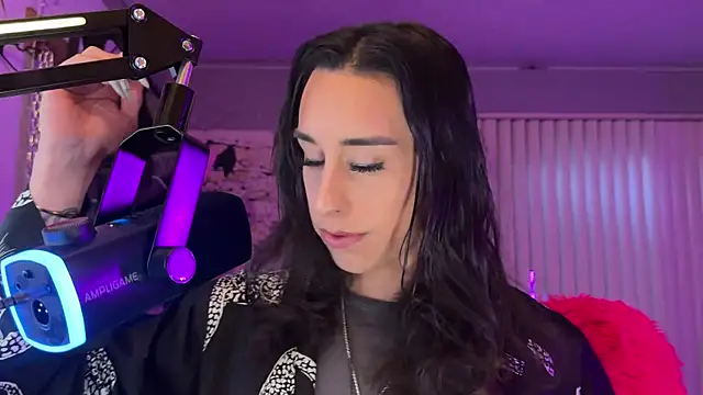 xoFrankie online show from April 12, 1:42 am