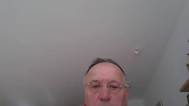 Snapshot of knodli chatting on October 1, 1:01 pm knodli online show from October 1, 1:01 pm