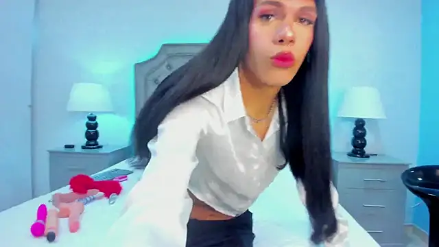 RayvenColliva online show from September 22, 12:10 pm