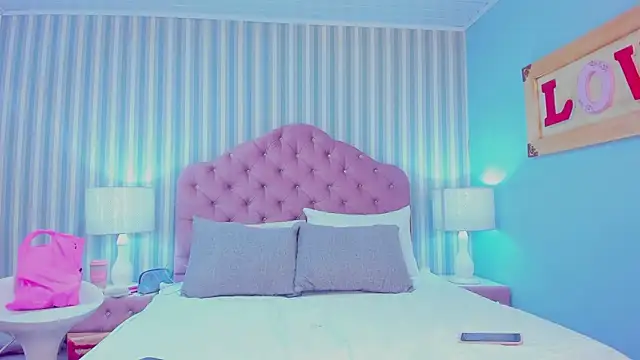 RayvenColliva online show from September 29, 11:21 am