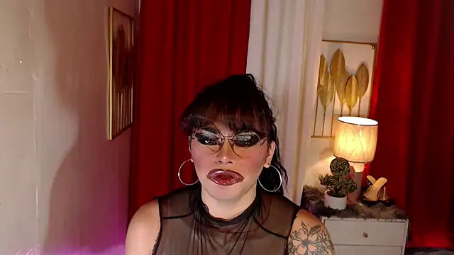 Snapshot of Tasha_Goddess chatting on October 18, 5:44 am Tasha Goddess online show from October 18, 5:44 am