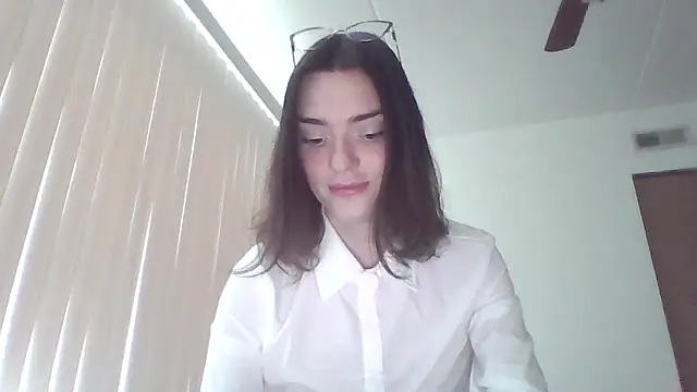 Snapshot of Luna_Samosienko chatting on October 2, 7:24 pm Luna Samosienko online show from October 2, 7:24 pm