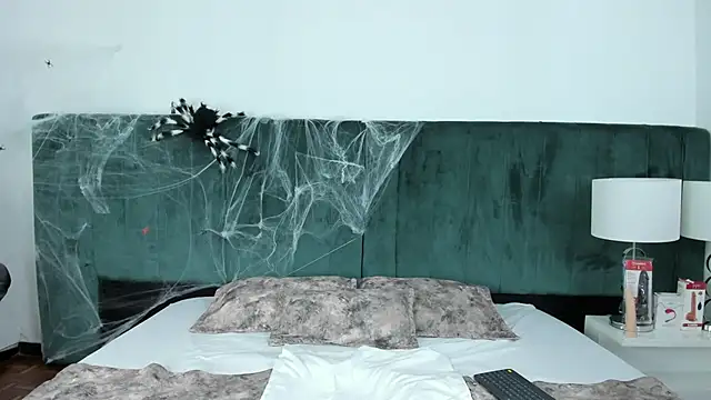 VanessaParis   online show from October 25, 8:04 pm