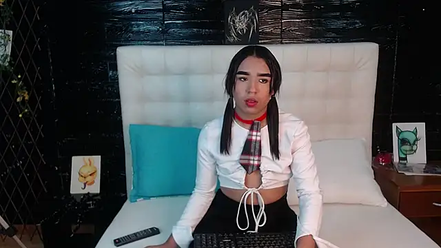 Snapshot of Ambar_Mystique chatting on October 15, 4:18 pm Ambar Mystique online show from October 15, 4:18 pm