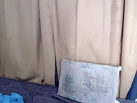 Snapshot of lulueraxxx chatting on October 5, 1:22 pm lulueraxxx online show from October 5, 1:22 pm