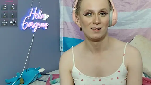 Snapshot of cinderellie chatting on October 20, 4:26 am cinderellie online show from October 20, 4:26 am