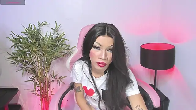 Shantal Olivia online show from October 3, 1:22 pm