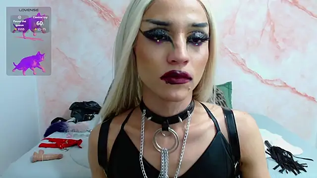 Snapshot of female_experience22 chatting on October 20, 2:48 am female experience22 online show from October 20, 2:48 am