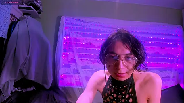 najimi uwu online show from November 11, 9:27 pm