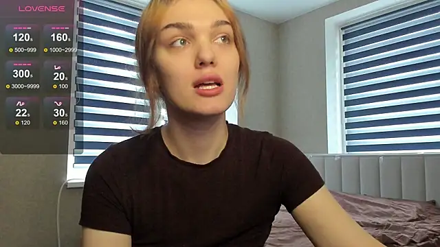 EmiliaRhodes online show from October 22, 2:08 pm