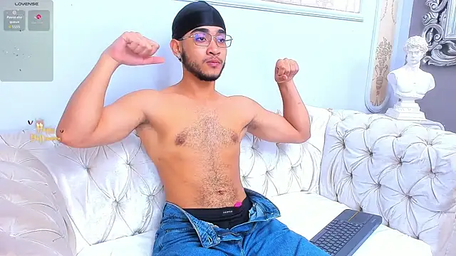 MatteoRicci  online show from November 3, 7:57 pm