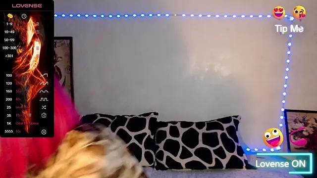 luckycharm888 online show from November 3, 4:44 am