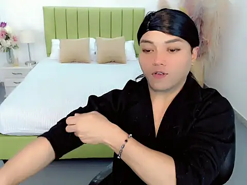 sebastian cruz  online show from February 10, 7:21 pm