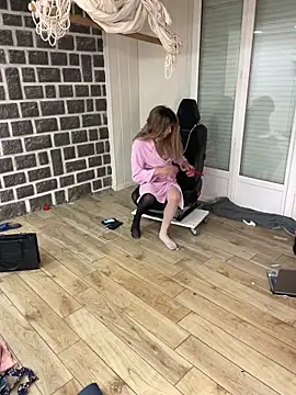 samia42 online show from April 14, 8:14 pm