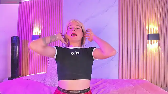 MISS SAMMYROSE online show from December 5, 7:20 pm