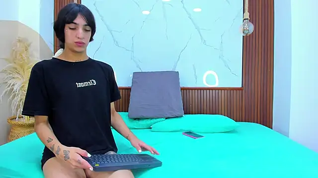 Loversinfire2 online show from January 15, 4:49 pm