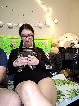 LaylaLucis online show from March 28, 4:03 am