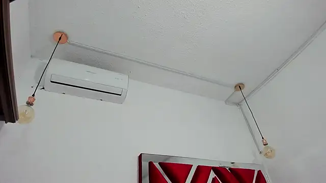 VALERIAQUEENTS   online show from March 12, 3:22 am