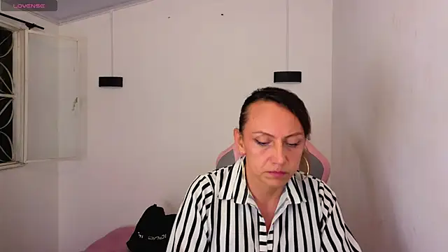 Ivonne ferrer   online show from December 2, 3:20 am