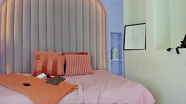 AbigailLenox   online show from January 8, 8:13 pm