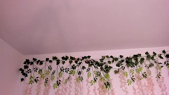 lizz lunna online show from March 14, 10:02 pm