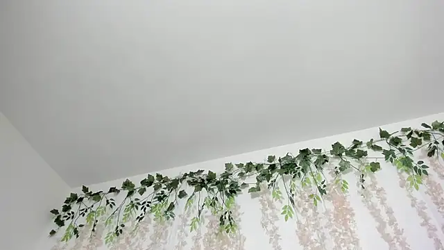 lizz lunna online show from March 27, 10:11 pm