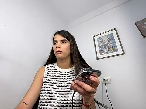 Lily WellGifted online show from February 4, 8:30 am