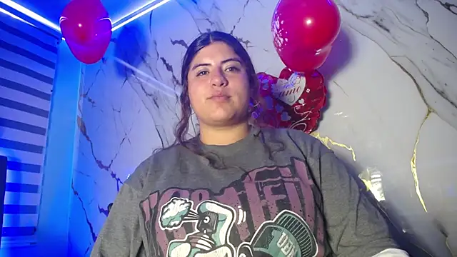 kylievoosx online show from February 18, 7:54 pm