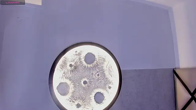 Philipp-Jones online show from February 5, 11:59 am