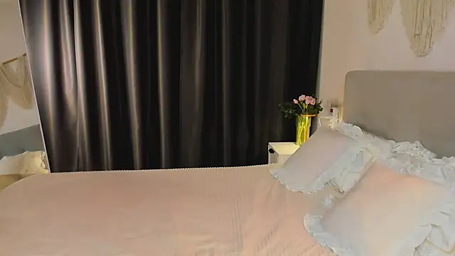 Tiffany  King online show from April 2, 9:24 pm