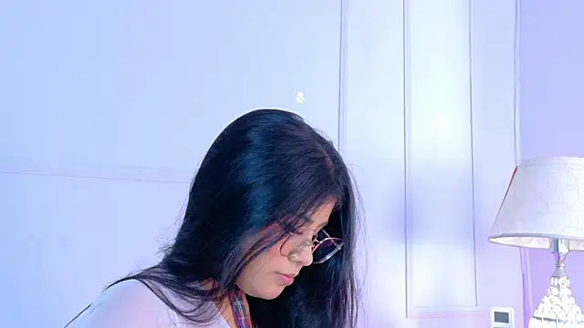 VioletBloomm online show from June 28, 5:28 pm