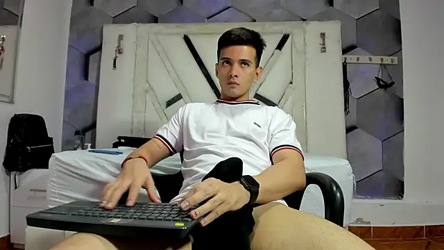 GoldenBoyM online show from July 1, 4:24 am