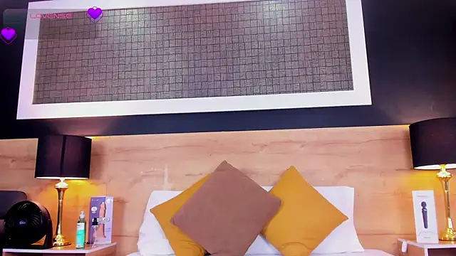 Chloee  Adams online show from March 19, 12:38 pm