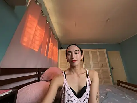 ByutiiKwiin online show from April 1, 7:54 am