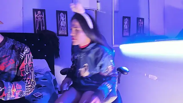 thonixxandluna online show from February 11, 3:36 am