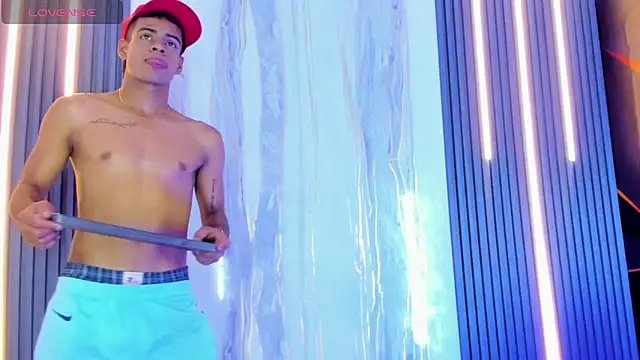 Vicky and Jeyco online show from February 18, 8:05 pm