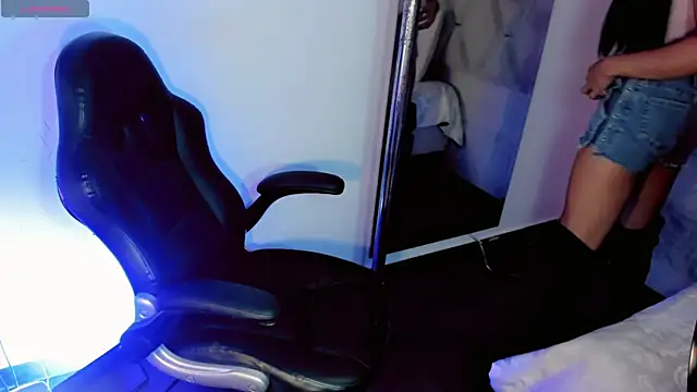 Daniiela Ember online show from April 4, 11:41 am