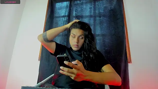 Jess Hoffman online show from March 9, 4:00 pm